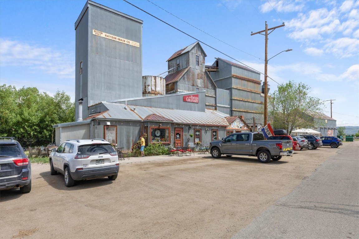 225 N Poplar STREET