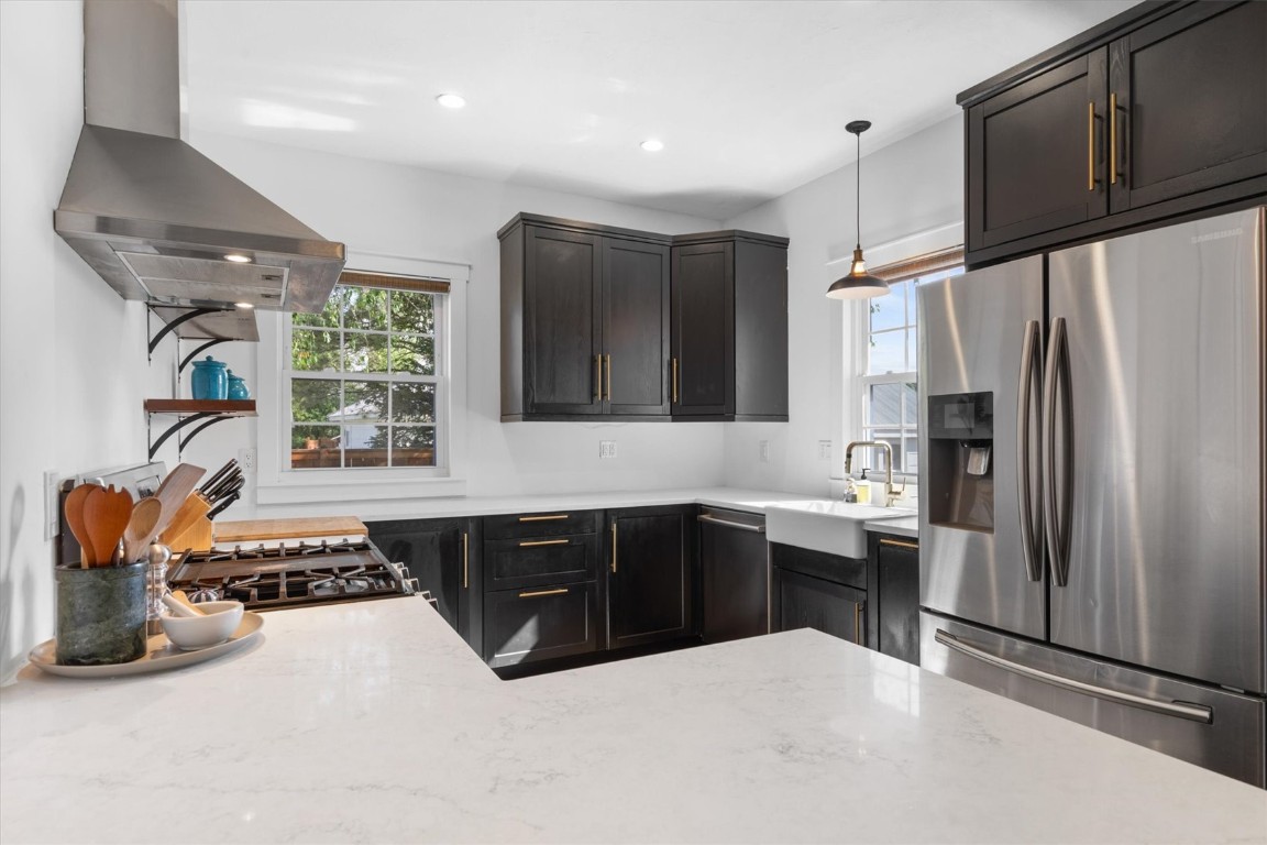 225 N Poplar STREET