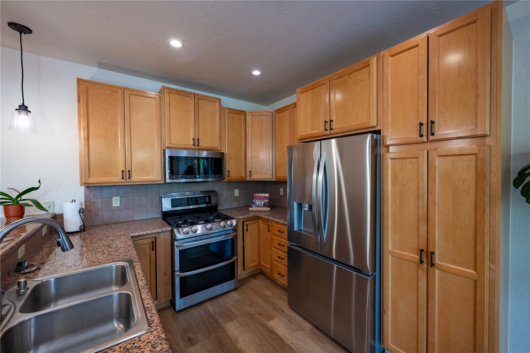 580 Anglers DRIVE 204