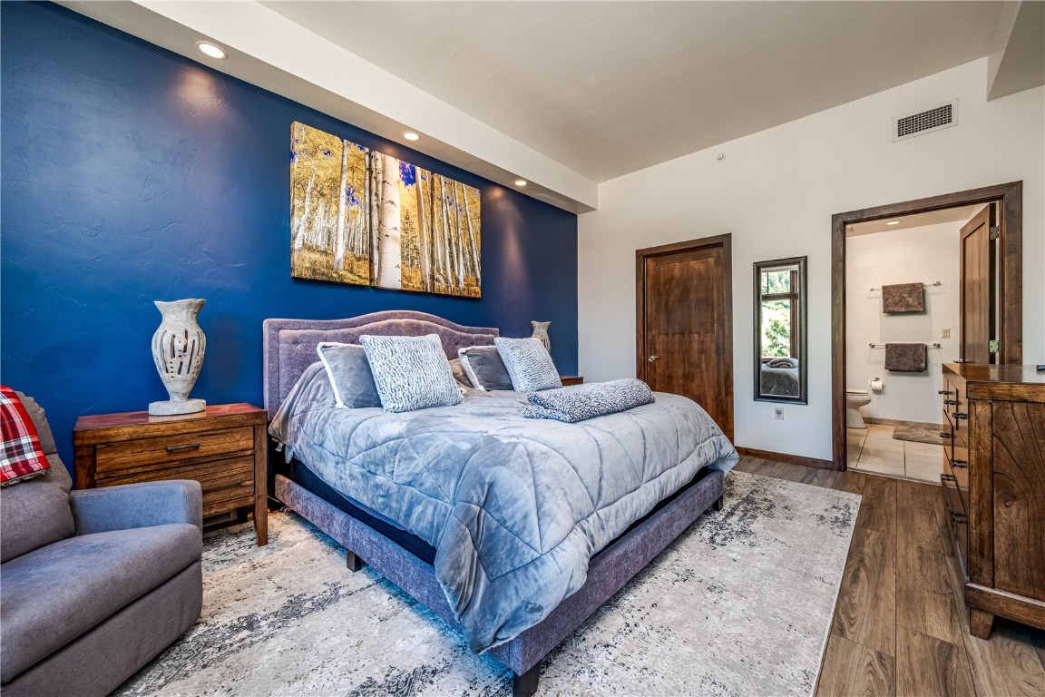 703 Lincoln AVENUE 307