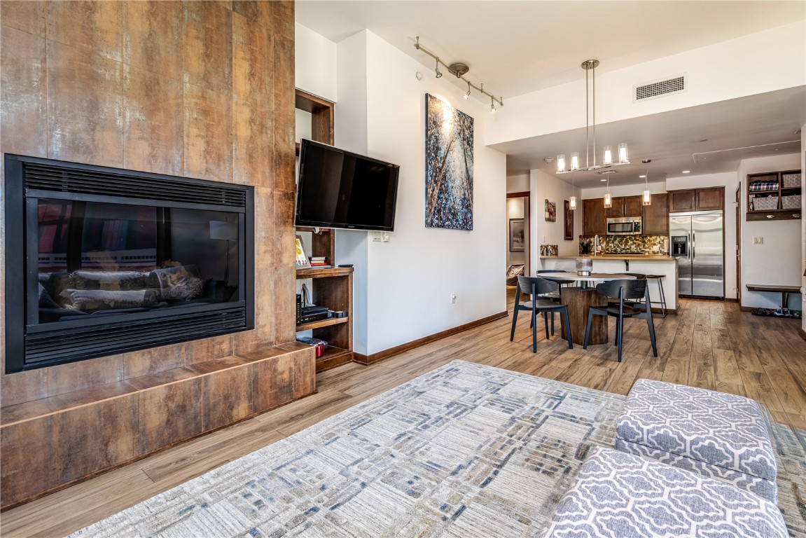 703 Lincoln AVENUE 307