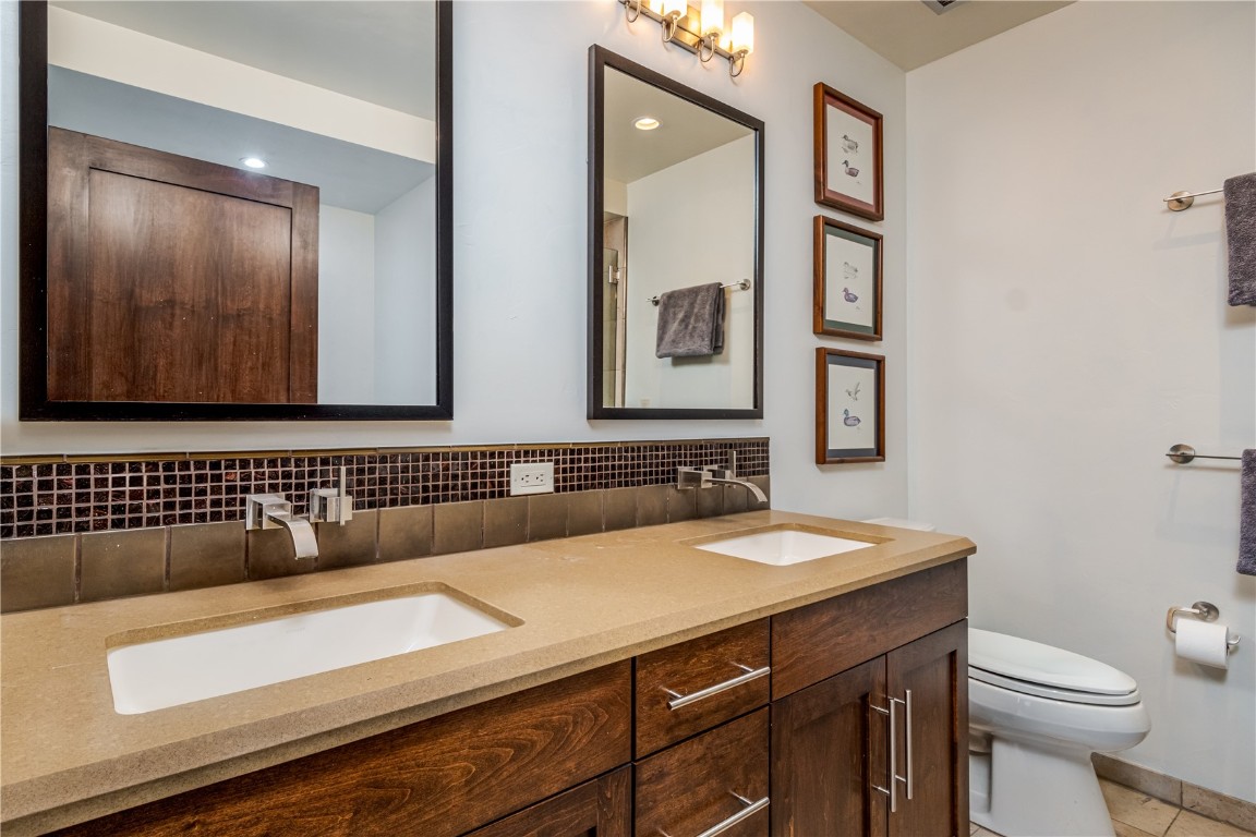 703 Lincoln AVENUE 307