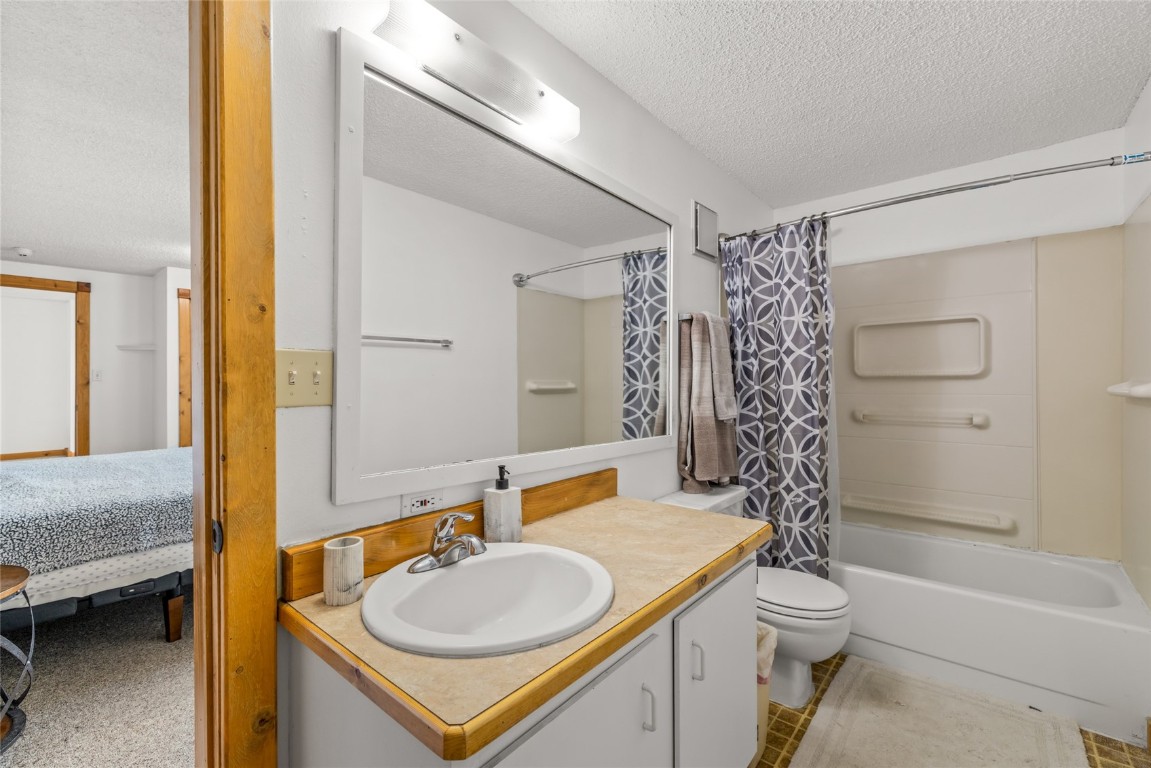 1805 River Queen LANE 303