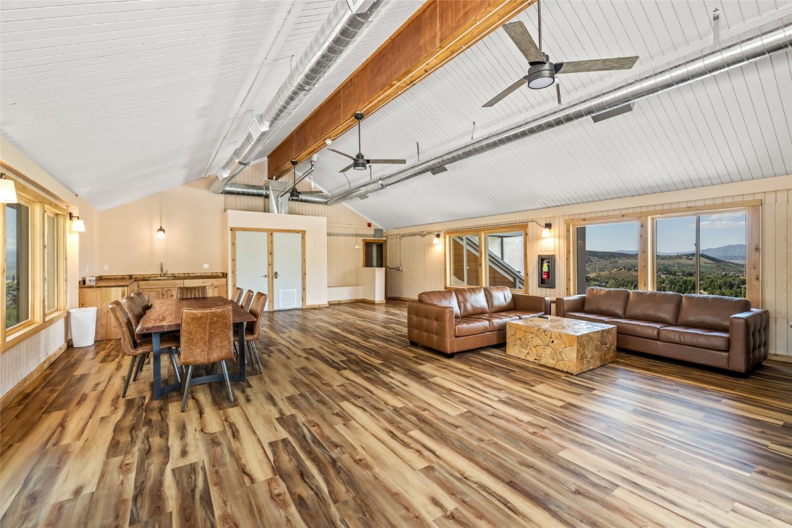 1805 River Queen LANE 303