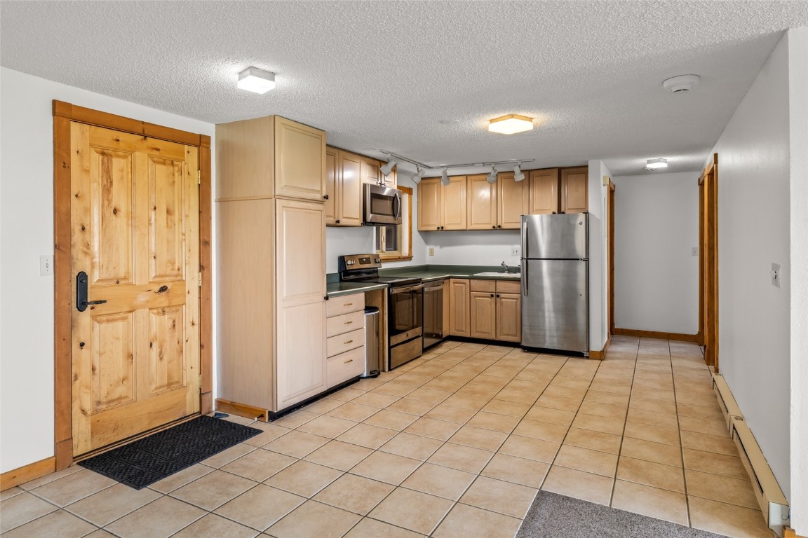 1805 River Queen LANE 303