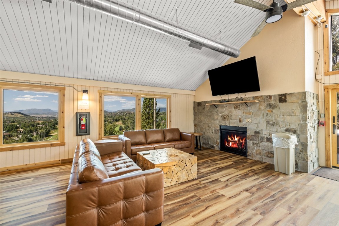 1805 River Queen LANE 303