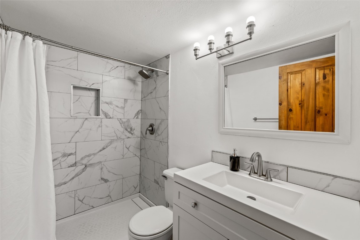 1805 River Queen LANE 303