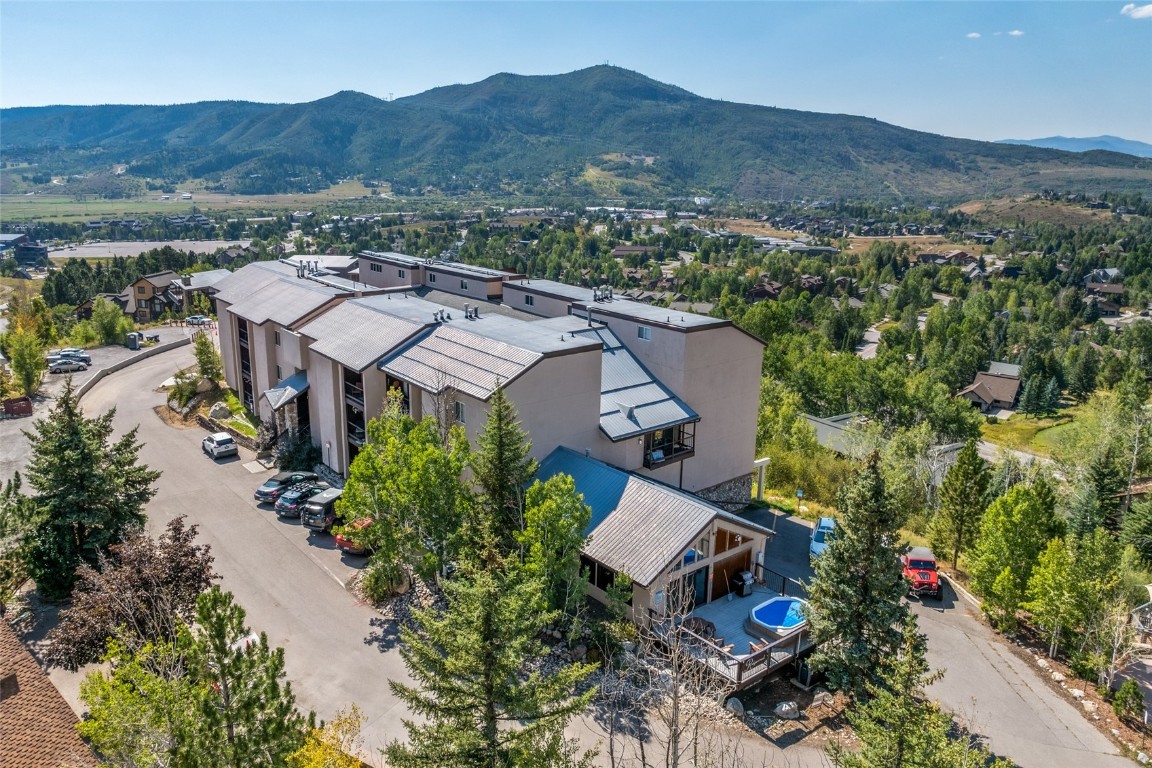 1805 River Queen LANE 303