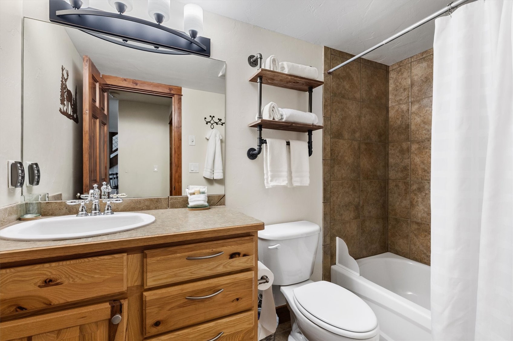 380 Ore House Plaza NW 303