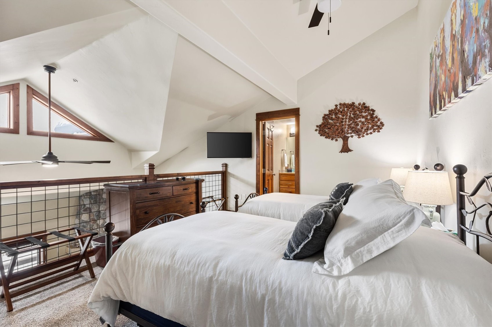 380 Ore House Plaza NW 303