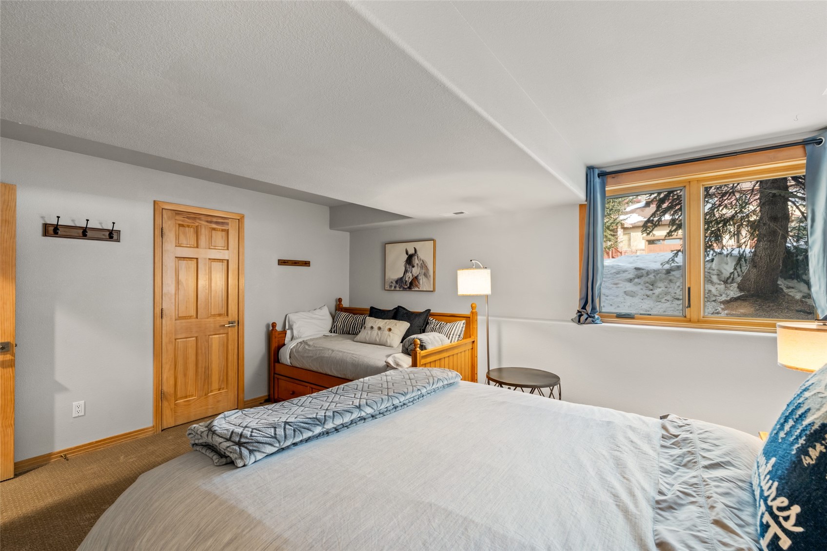 1505 Cascades DRIVE 4