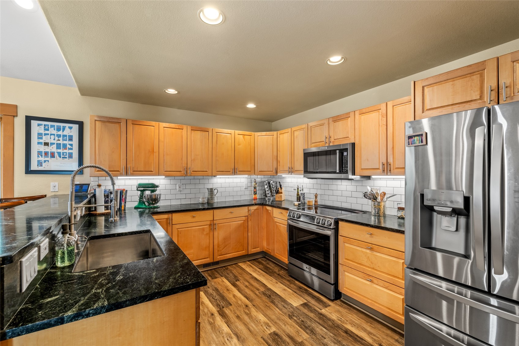 1505 Cascades DRIVE 4