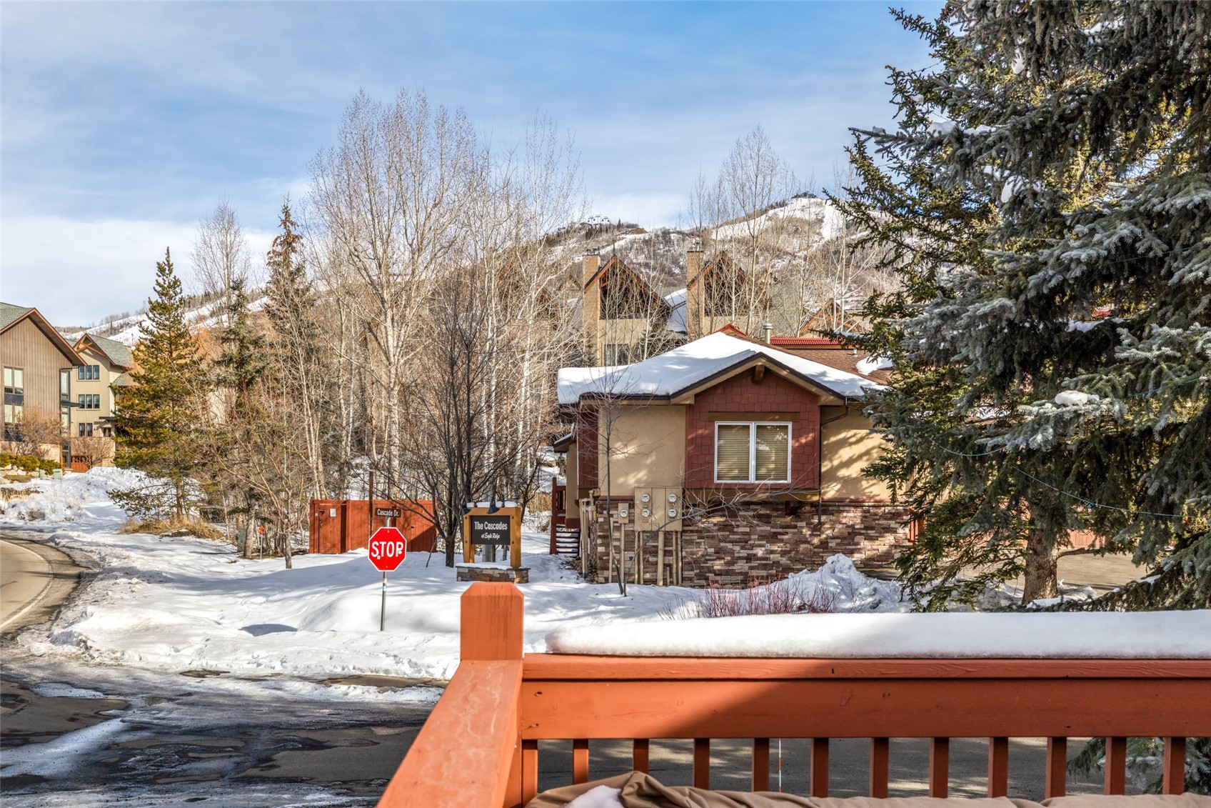 1505 Cascades DRIVE 4