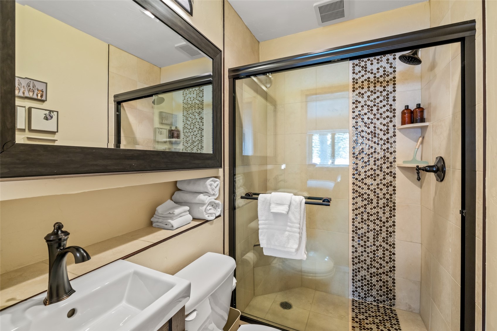 1505 Cascades DRIVE 4