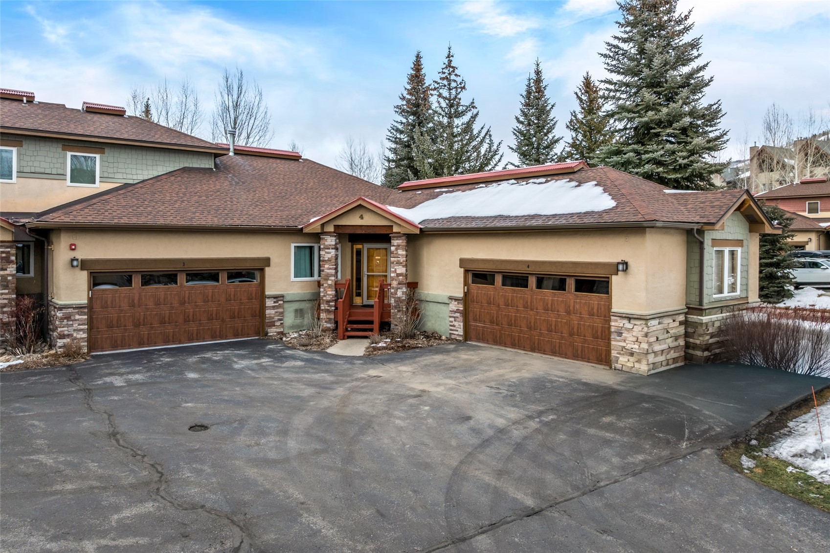 1505 Cascades DRIVE 4