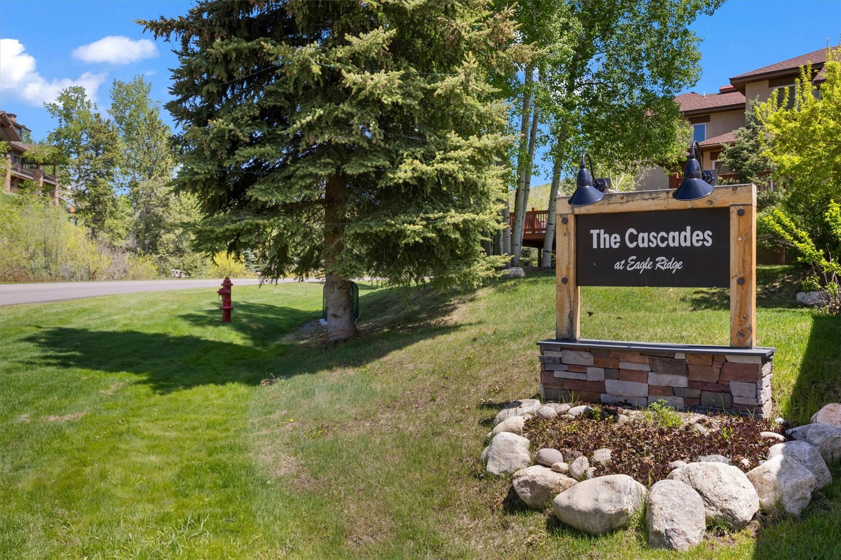 1505 Cascades DRIVE 4