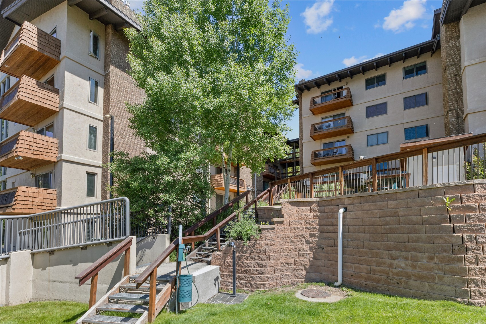 2215 Storm Meadows DRIVE 550