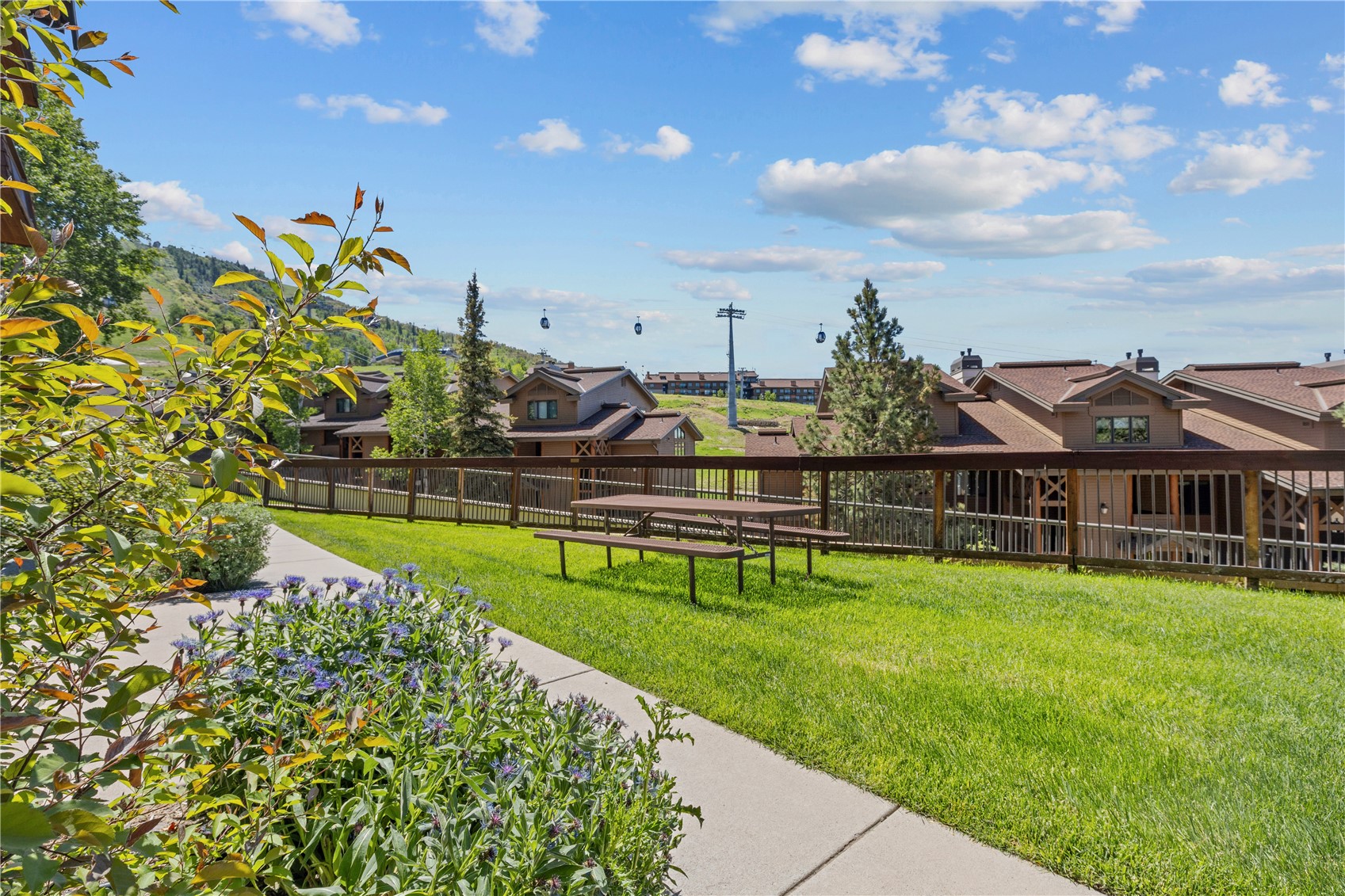2215 Storm Meadows DRIVE 550