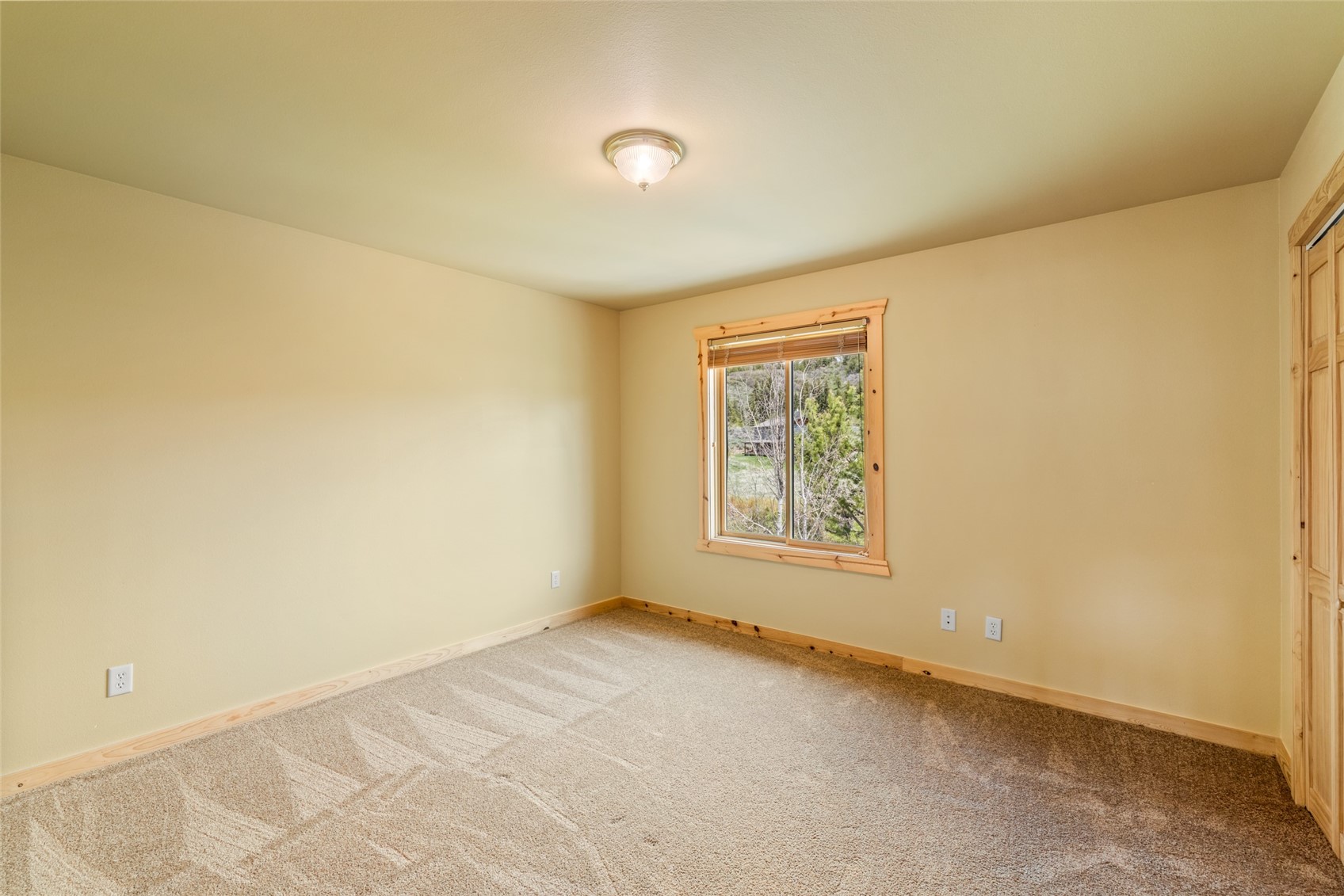 22576 Cheyenne TRAIL
