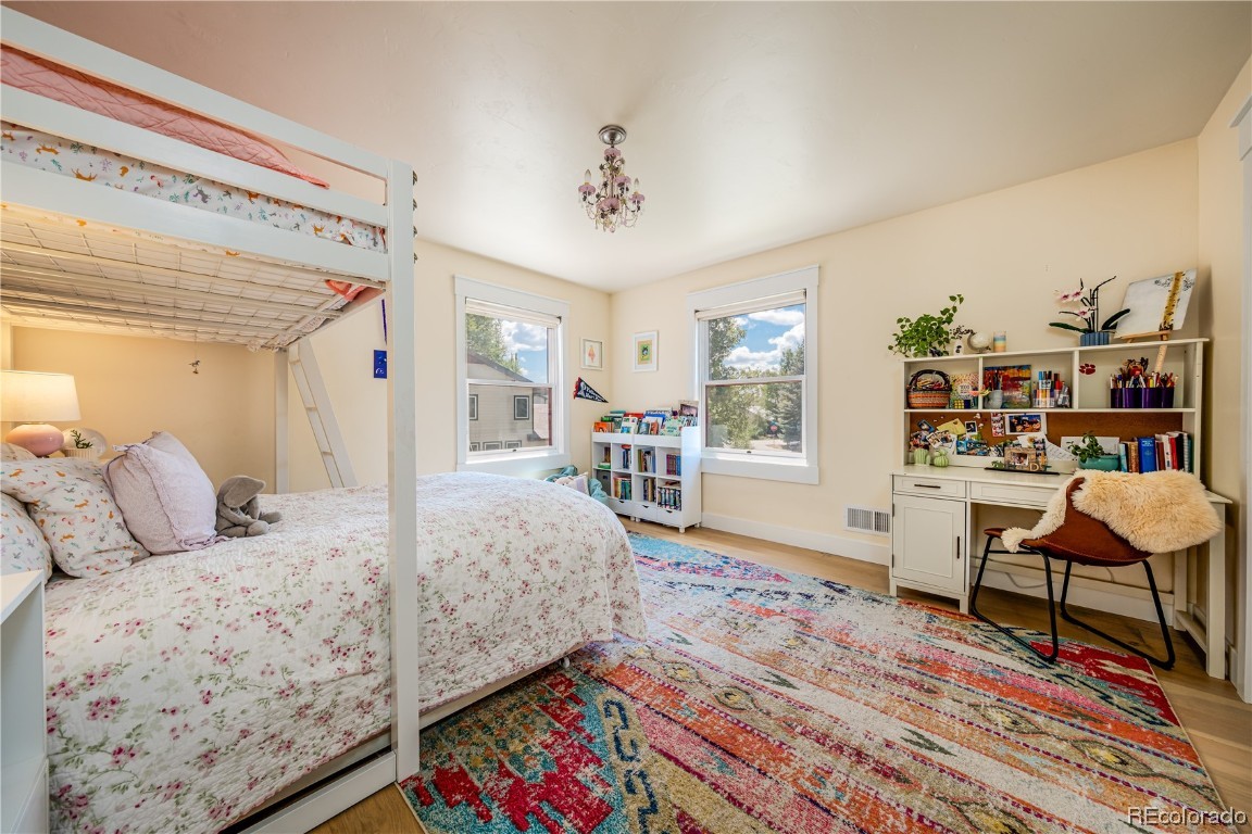 1245 Meadowood COURT