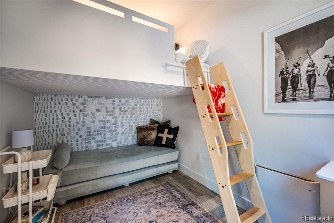 1245 Meadowood COURT