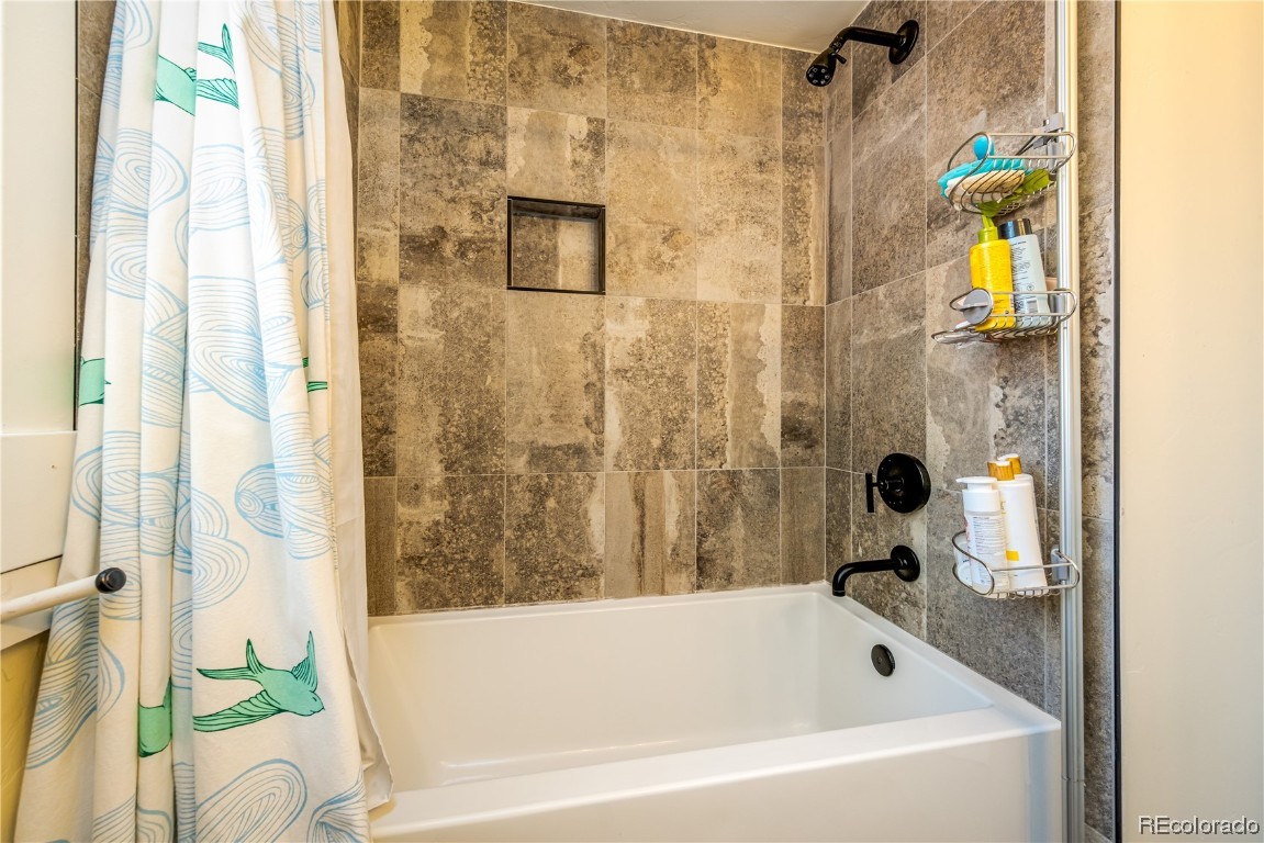 1245 Meadowood COURT