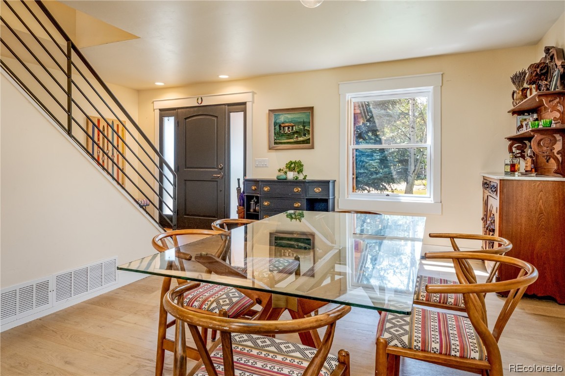 1245 Meadowood COURT