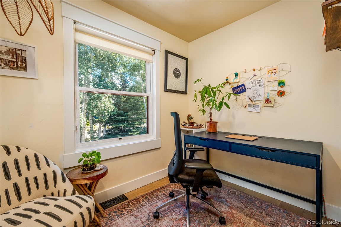 1245 Meadowood COURT