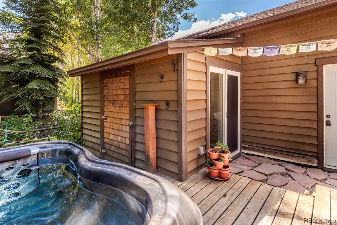 1245 Meadowood COURT