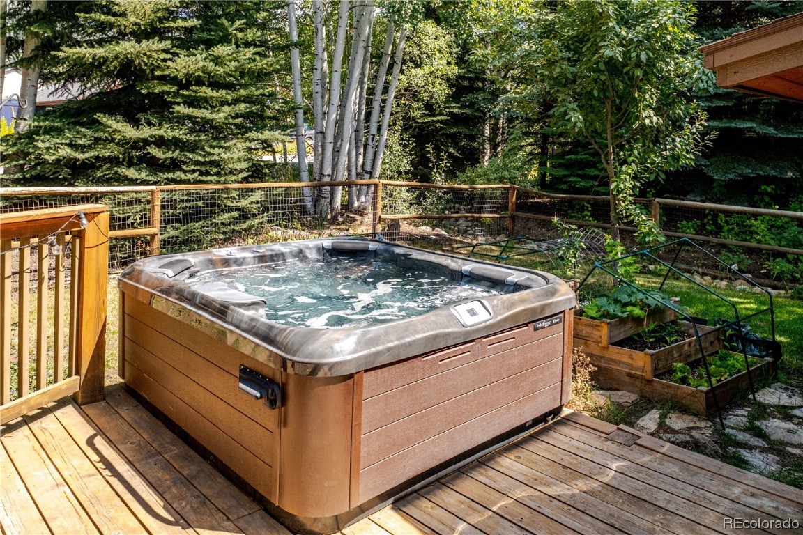 1245 Meadowood COURT