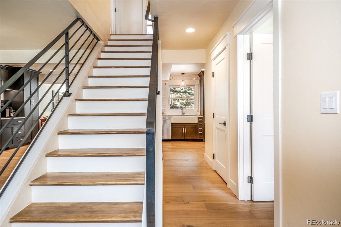 1245 Meadowood COURT