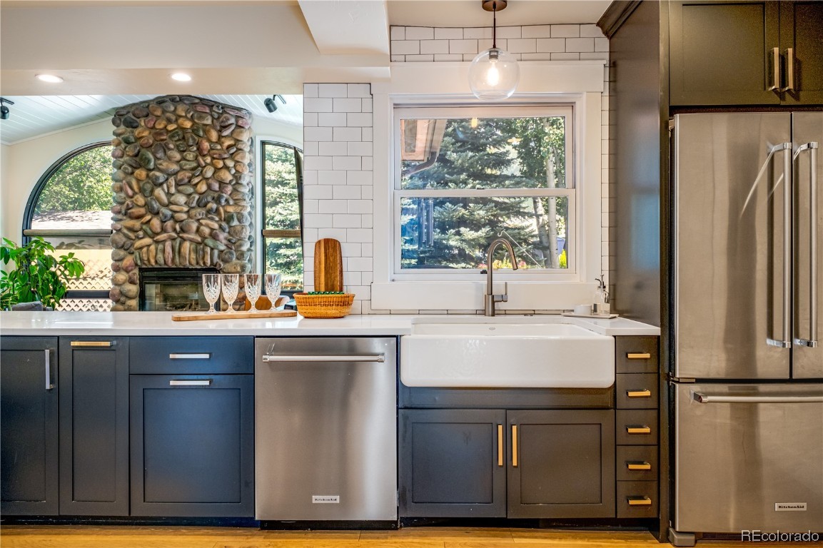 1245 Meadowood COURT