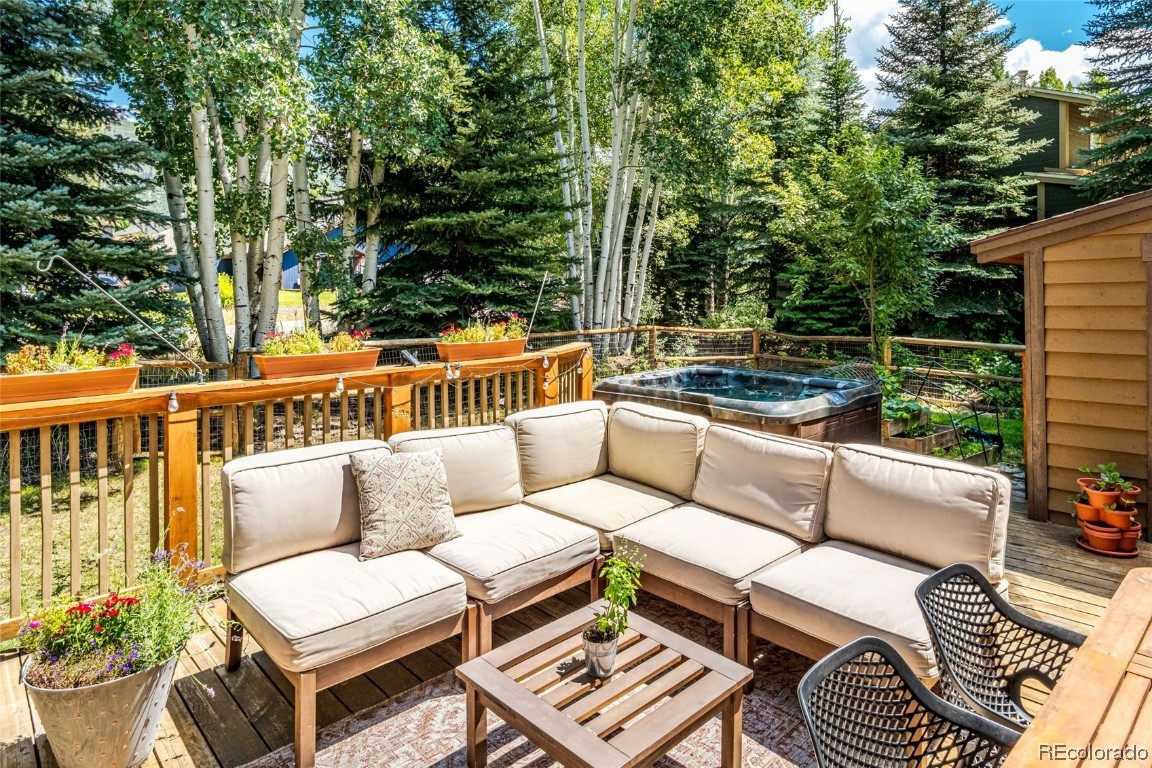 1245 Meadowood COURT