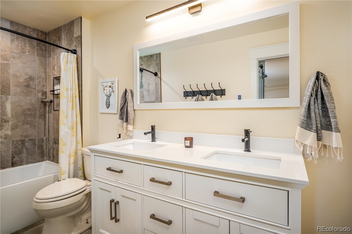 1245 Meadowood COURT