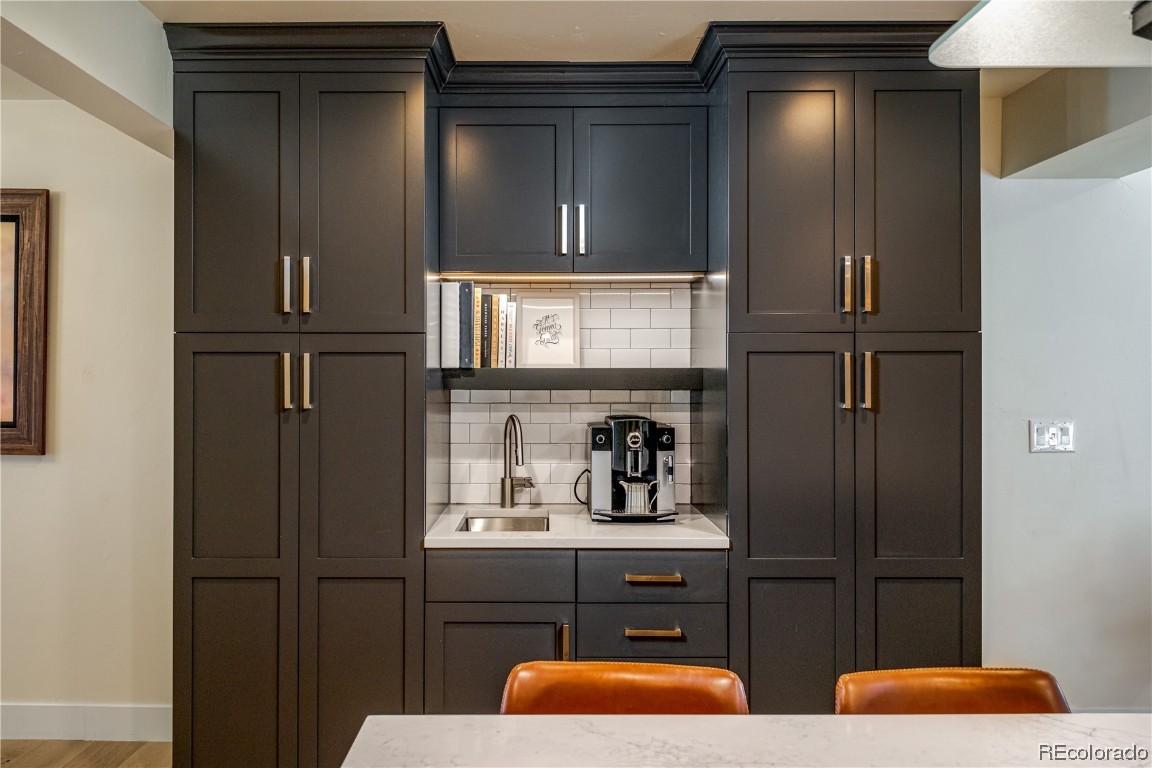 1245 Meadowood COURT