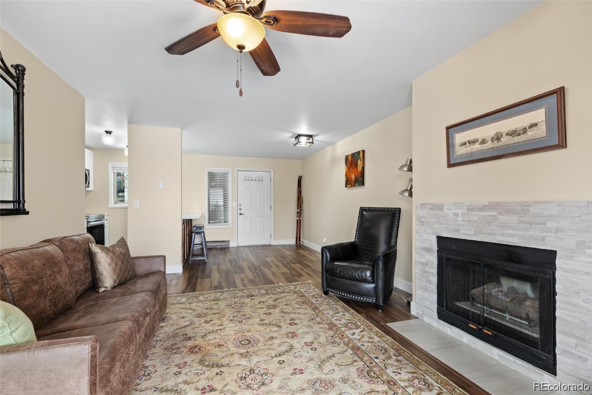 1555 Shadow Run COURT 307
