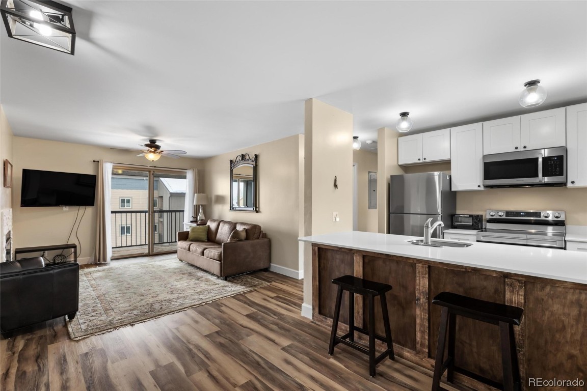 1555 Shadow Run COURT 307