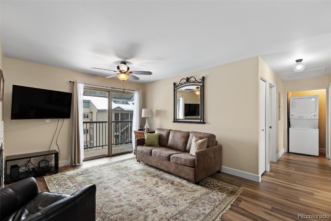 1555 Shadow Run COURT 307