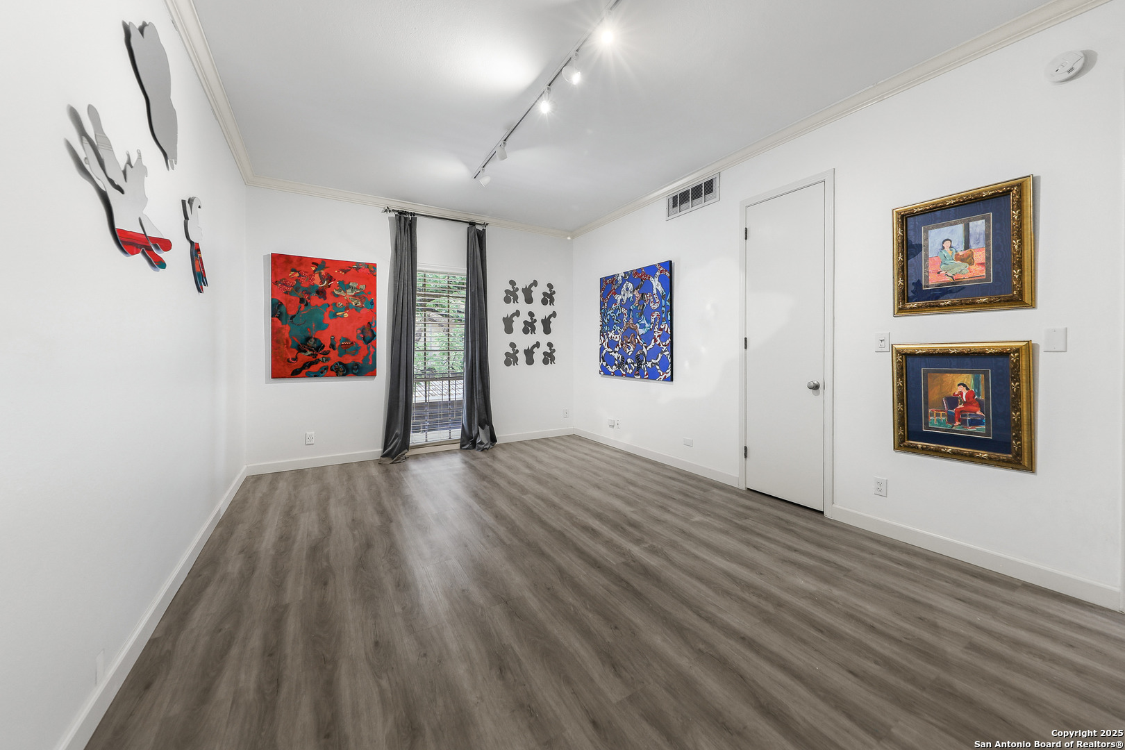 7711 Broadway 14B