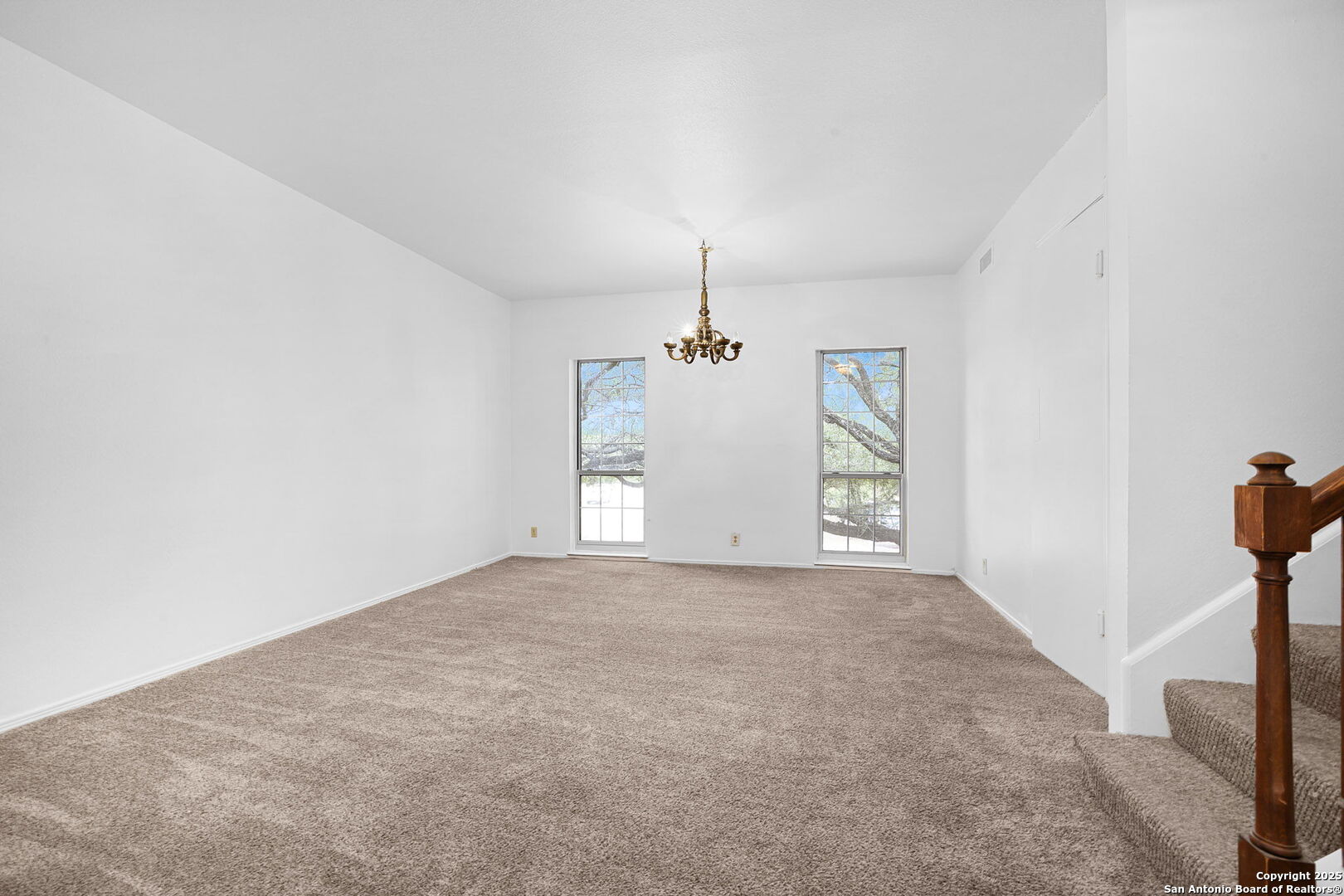 7707 Broadway St 24