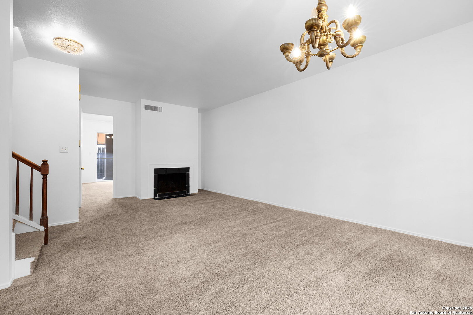 7707 Broadway St 24