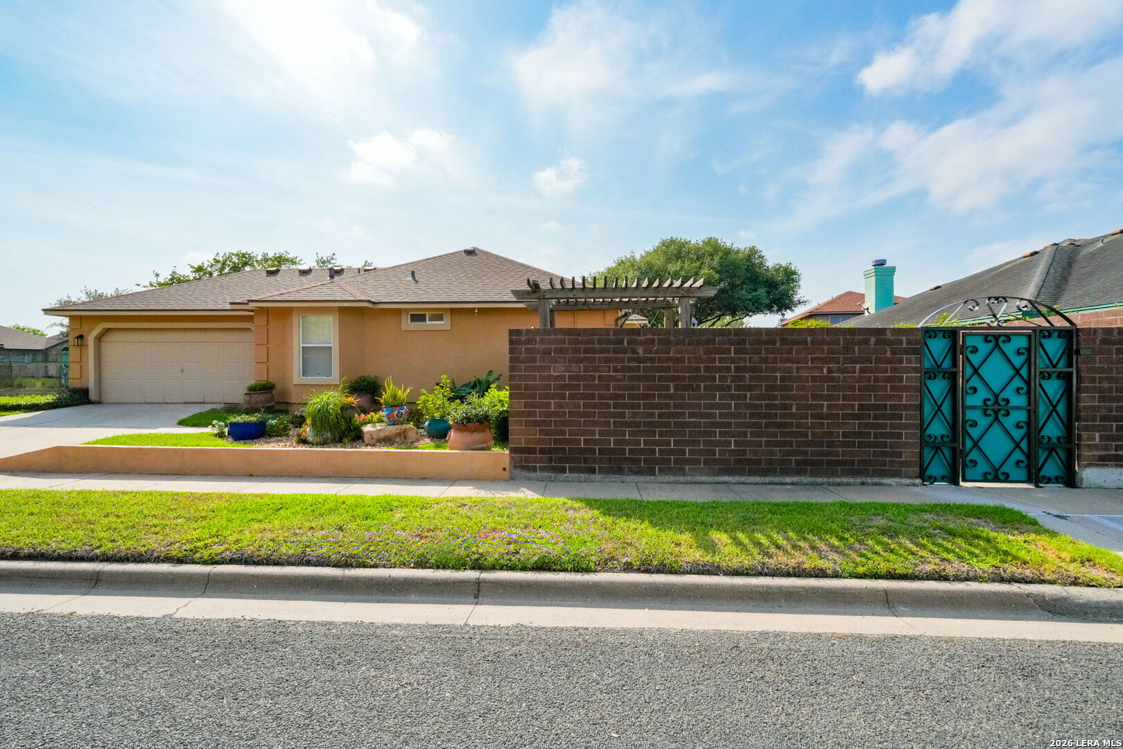 3226 MENDOCINO DR