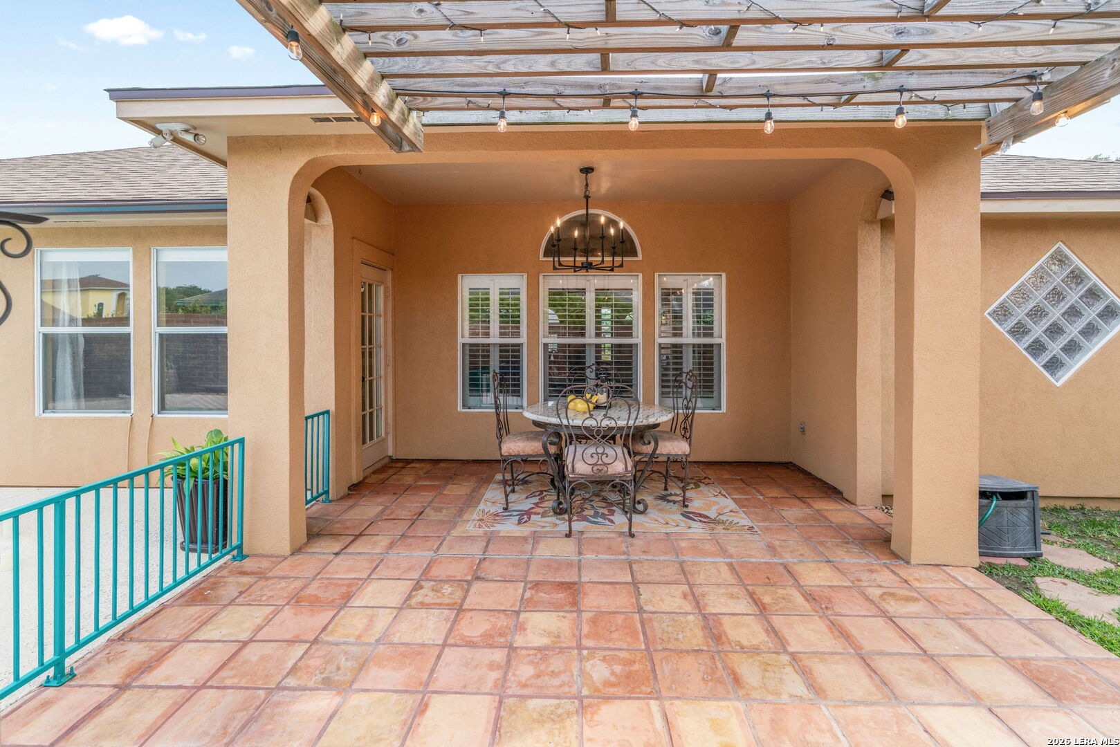 3226 MENDOCINO DR