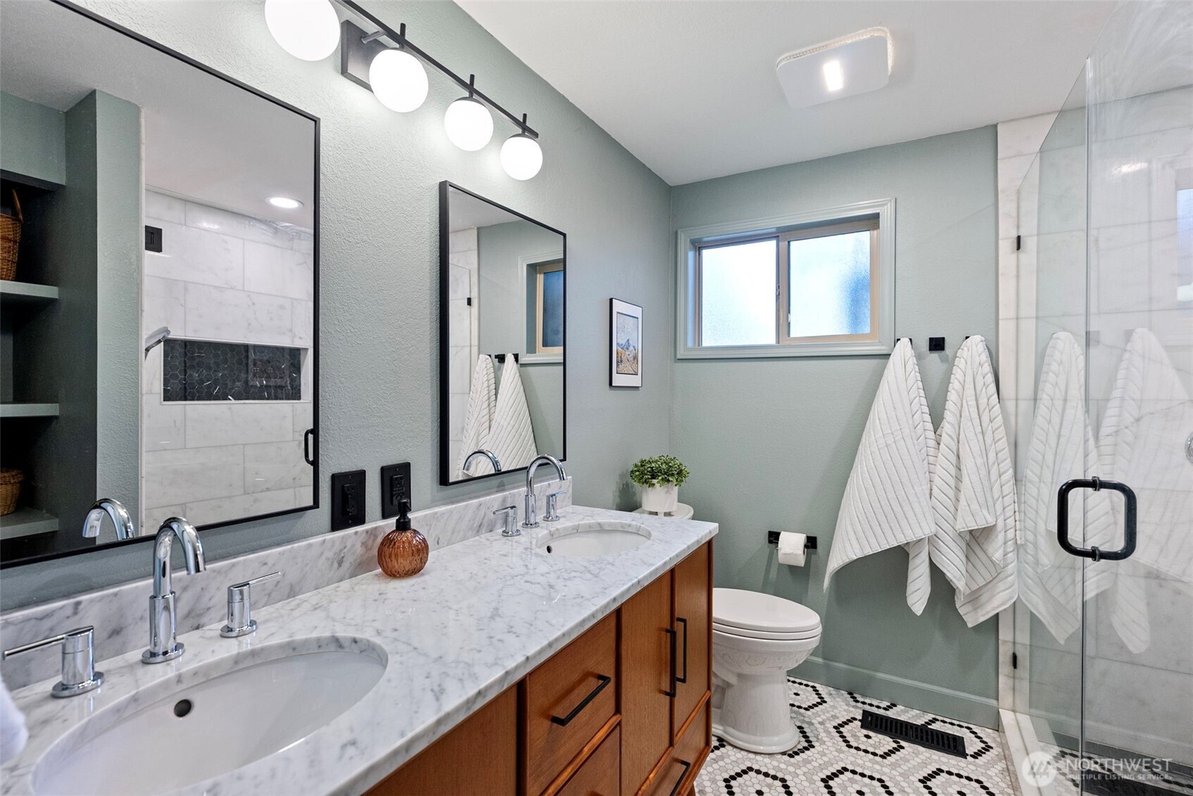 8205 Clearidge Avenue NW