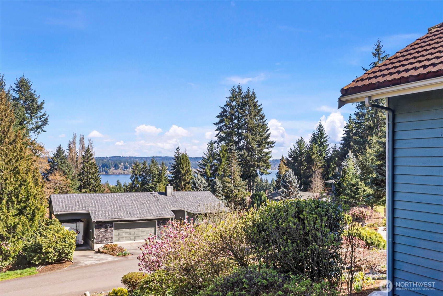 8205 Clearidge Avenue NW