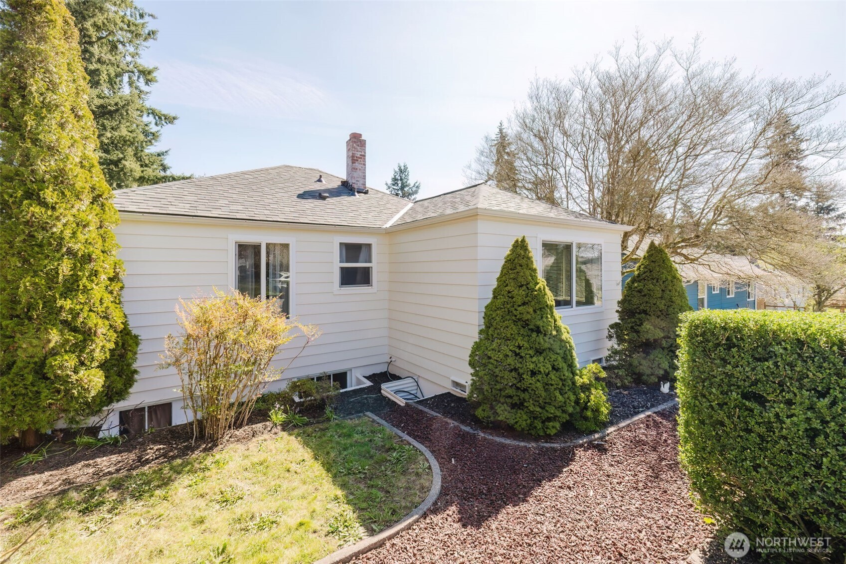 1126 Evans Avenue W