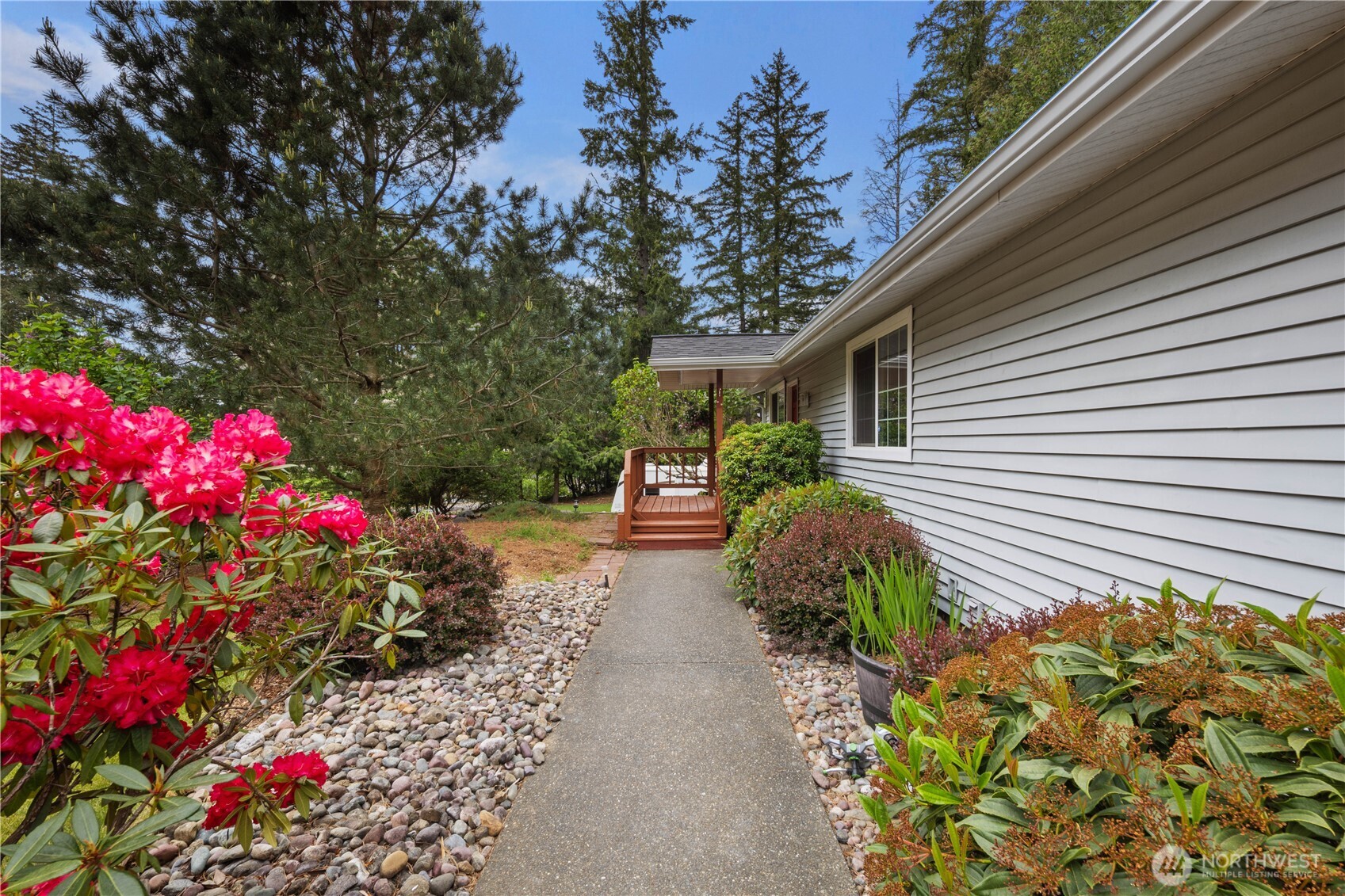 90 E Lakeland Way
