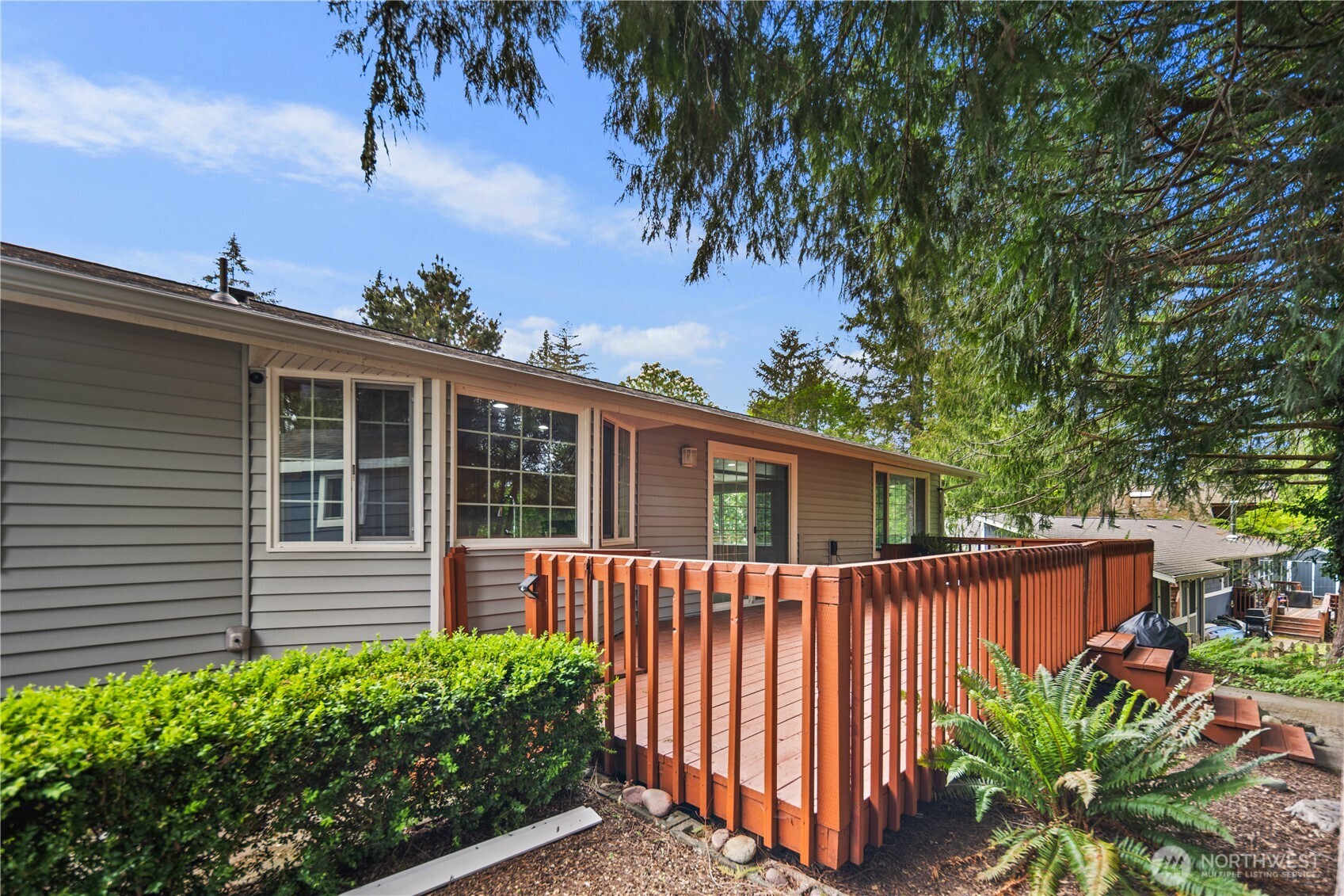 90 E Lakeland Way
