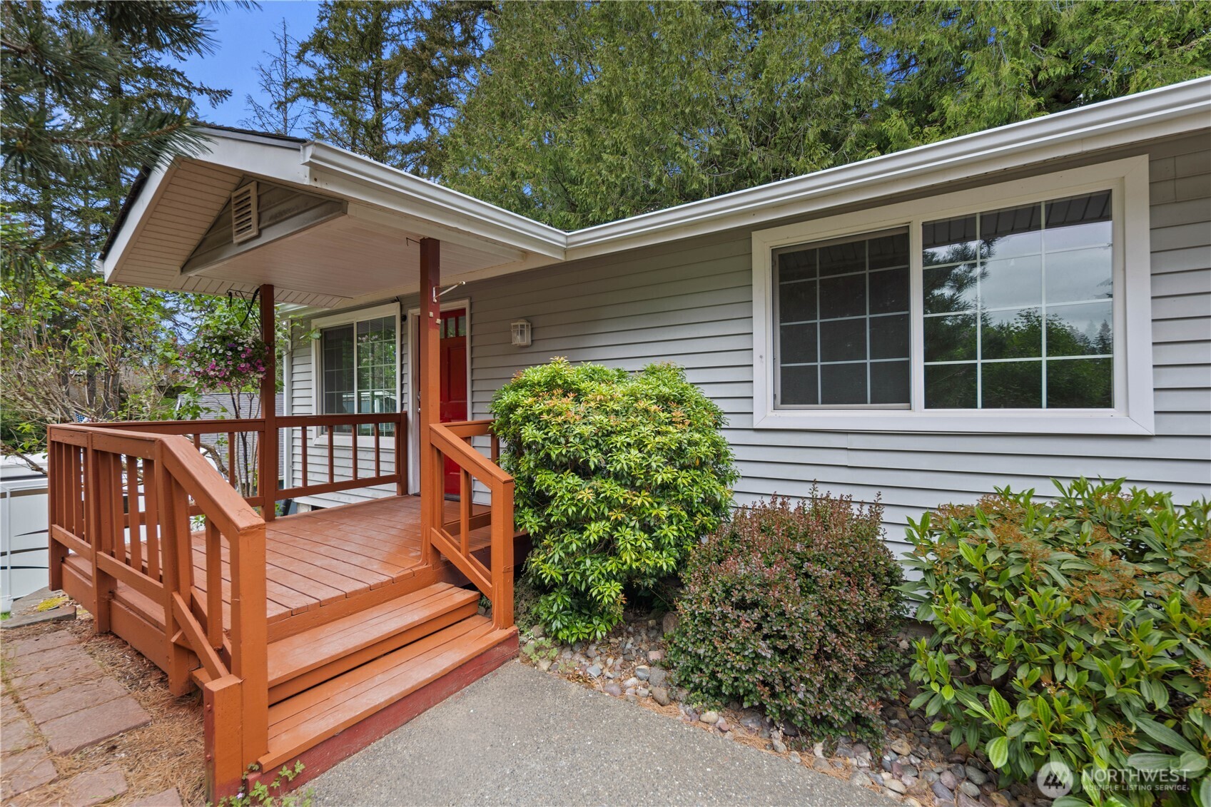 90 E Lakeland Way