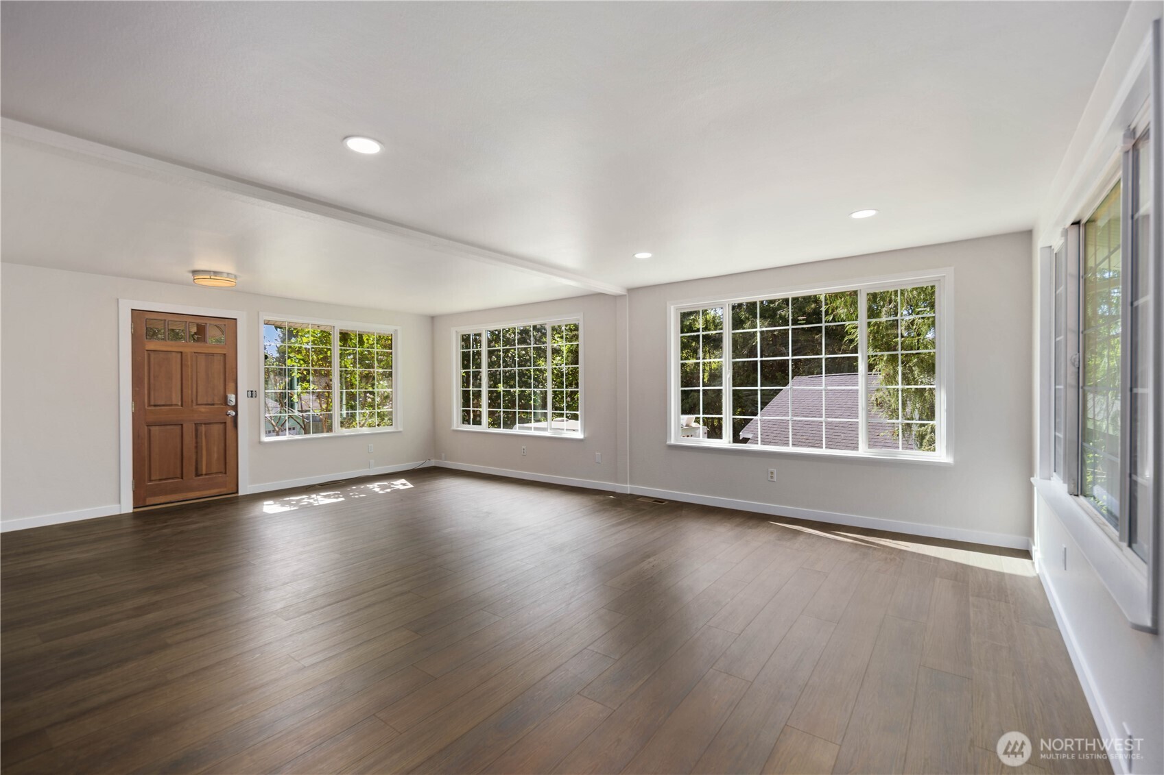 90 E Lakeland Way